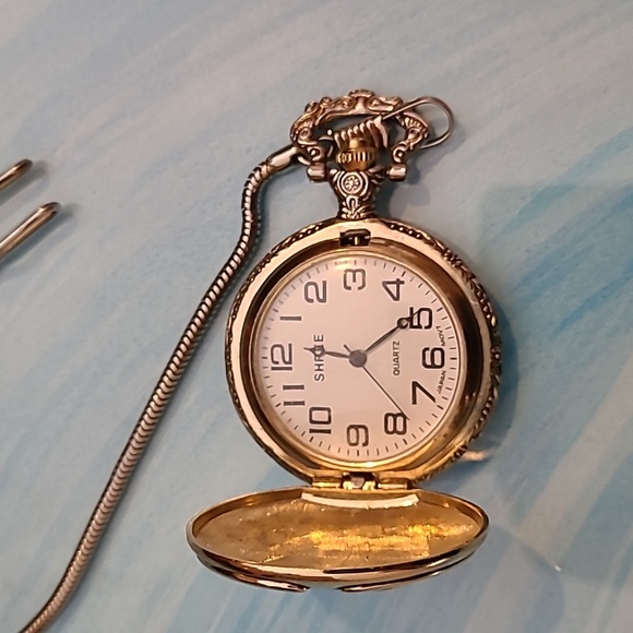 QUARTZ "EAGLE" POCKET WATCH w/chain. - Picture 2 of 4